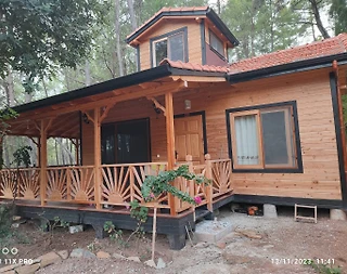 Antalya Kumluca'da Yeşillikler İçerisinde, Geniş Bahçeli, Ahşap Ev - 1