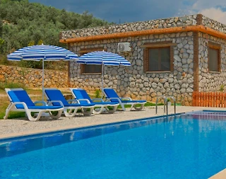 Muğla Fethiye'de Doğa İle İçiçe, Özel Havuzlu, Taş Villa - 2