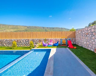 Kaş Hacıoğlan'da Sakin Konumda, Yetişkin ve Çocuk Havuzlu, Taş Villa - 5