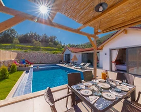 Kaş Hacıoğlan'da Sakin Konumda, Yetişkin ve Çocuk Havuzlu, Taş Villa - 3