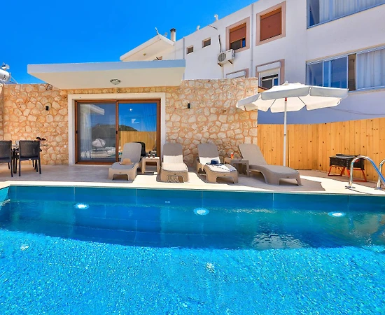 Kaş Ağullu'da Elverişli Konumda, Özel Havuzlu, Otantik Tasarımlı Villa - 1
