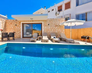 Kaş Ağullu'da Elverişli Konumda, Özel Havuzlu, Otantik Tasarımlı Villa - 1