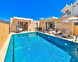 Kaş Ağullu'da Elverişli Konumda, Özel Havuzlu, Otantik Tasarımlı Villa - 2