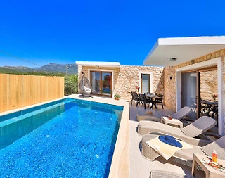 Kaş Ağullu'da Elverişli Konumda, Özel Havuzlu, Otantik Tasarımlı Villa - 5