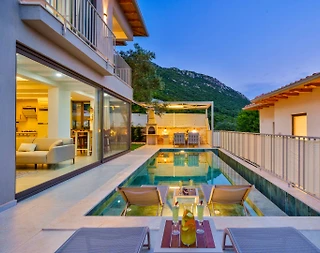 Kaş Çukurbağ'da Huzurlu Doğada, Özel Havuzlu, Kiralık Villa - 1