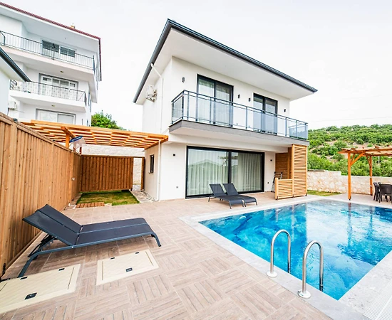 Kaş Ağullu'da Modern Tasarımlı, Özel Havuzlu, 4 Kişilik Villa - 1