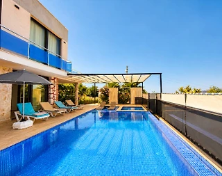Kaş Palamut'da Enfes Doğa Manzaralı, Özel Havuzlu, Geniş Villa - 1