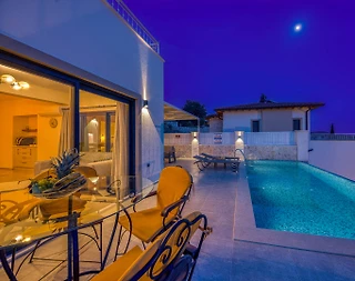 Kaş Çukurbağ'da Muhteşem Doğa Manzaralı, Özel Havuzlu, Şık Villa - 2