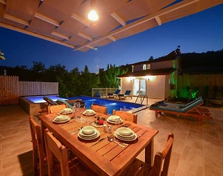 Kaş İslamlar'da Sakin Konumda, Özel Havuzlu, 3+1 Villa  - 1