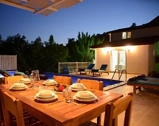 Kaş İslamlar'da Sakin Konumda, Özel Havuzlu, 3+1 Villa  - 2