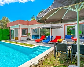 Kaş İslamlar'da Sakin Konumda, Özel Havuzlu, Konforlu Villa - 2