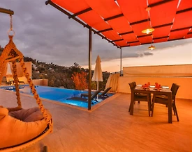 Kaş Üzümlü'de Sakin Konumda, Özel Havuzlu, Jakuzili Villa - 3