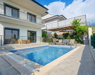 Muğla Seydikemer'de Sessiz Konumda, Özel Havuzlu, 2+1 Villa - 1