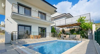 Muğla Seydikemer'de Sessiz Konumda, Özel Havuzlu, 2+1 Villa