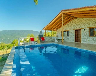 Kaş Çamlıova'da Sakin Konumda, Özel Havuzlu, Konforlu Villa - 3