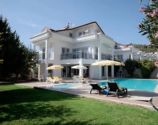 Fethiye Ölüdeniz'de Elverişli Konumda, Özel Havuzlu, 10 Kişilik Villa - 1