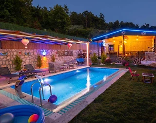 Muğla Seydikemer'de Doğa İçerisinde, Özel Havuzlu, Modern Villa - 1