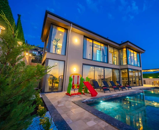 Kaş Yeşilköy'de Göz Alıcı Doğada, Özel Havuzlu, Modern Tasarımlı Villa - 1