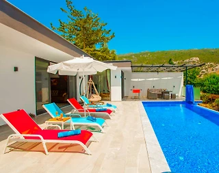 Kaş İslamlar'da Dağ ve Orman Manzaralı, Özel Havuzlu, 4 Kişilik Villa - 2