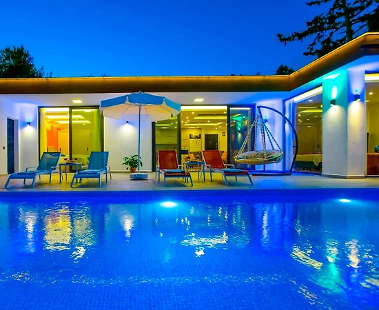 Kaş İslamlar'da Dağ ve Orman Manzaralı, Özel Havuzlu, 4 Kişilik Villa - 1
