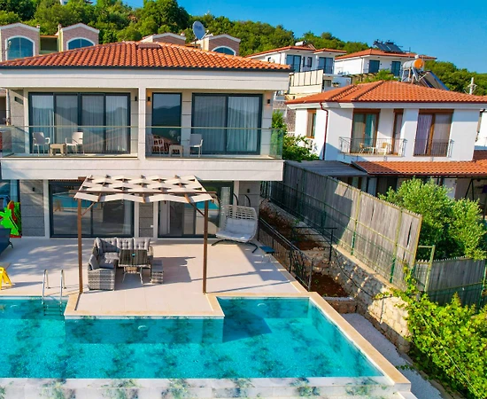 Kaş Andifli'de Muhteşem Doğa Manzaralı, Özel Havuzlu, Kiralık Villa  - 1