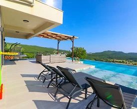 Kaş Andifli'de Muhteşem Doğa Manzaralı, Özel Havuzlu, Kiralık Villa  - 3