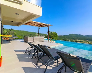 Kaş Andifli'de Muhteşem Doğa Manzaralı, Özel Havuzlu, Şık Villa  - 3