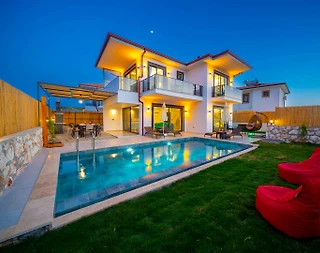 Kaş Andifli'de Elverişli Konumda, Özel Havuzlu, Kiralık Villa - 1