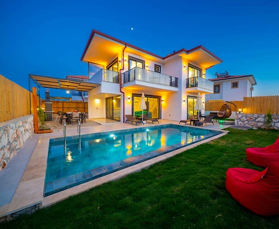 Kaş Andifli'de Elverişli Konumda, Özel Havuzlu, Kiralık Villa - 1