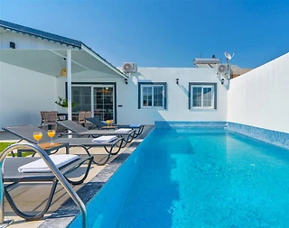 Kaş Bezirgan'da Sessiz Konumda, Özel Havuzlu, Kiralık Villa - 2