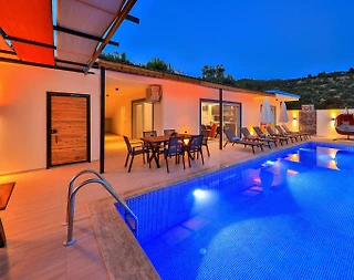 Kaş Üzümlü'de Harika Doğa Manzaralı, Özel Havuzlu, 3+1 Villa - 1
