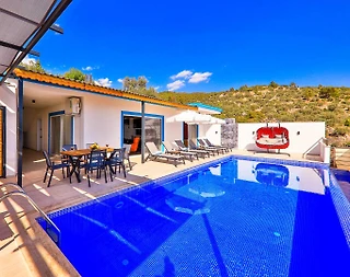 Kaş Üzümlü'de Harika Doğa Manzaralı, Özel Havuzlu, 3+1 Villa - 2