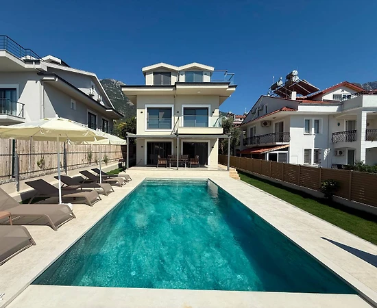 Fethiye Ölüdeniz'de Kalabalık Ailelere Uygun, Özel Havuzlu, 9 Kişilik Villa - 1