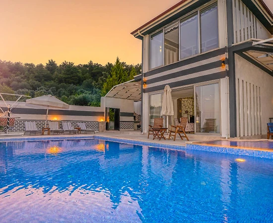 Kaş İslamlar'da Enfes Deniz Manzaralı, Özel Havuzlu, Kiralık Villa - 1