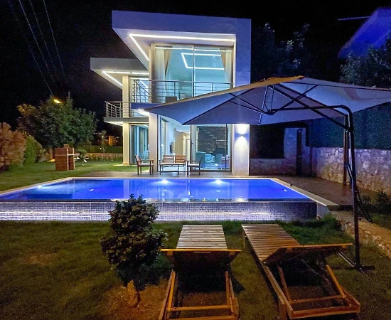 Antalya Finike'de Denize Yakın, Özel Havuzlu, Konforlu Villa - 1