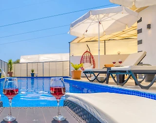 Kaş Çayköy'de Sakin Konumda, Özel Havuzlu, Jakuzili, Modern Kiralık Villa - 5