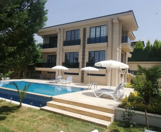 Yalova Kadıköy'de Geniş Ailelere Uygun, Özel Havuzlu, Lüks Villa - 1