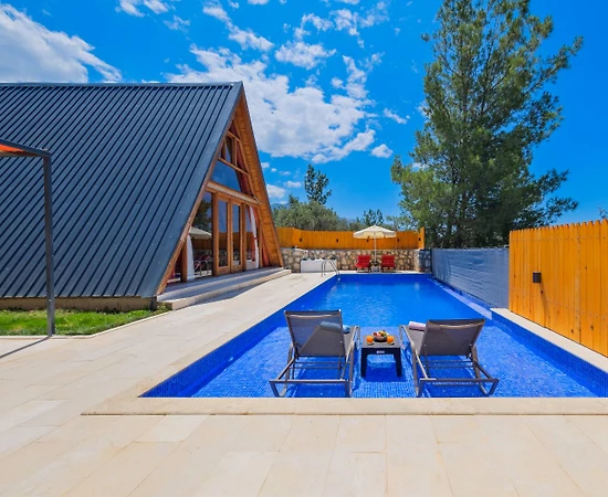 Kaş Çayköy'de Sakin Doğada, Özel Havuzlu ve Jakuzili, Modern Bungalov - 1