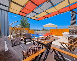 Kaş Çayköy'de Sakin Konumda, Özel Havuzlu ve Jakuzili, Şık Bungalov - 5