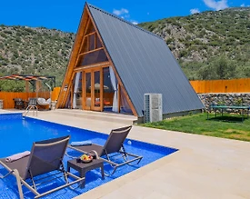 Kaş Çayköy'de Sakin Konumda, Özel Havuzlu ve Jakuzili, Şık Bungalov - 3