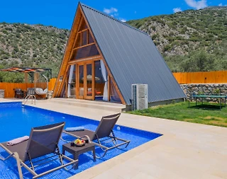 Kaş Çayköy'de Sakin Konumda, Özel Havuzlu ve Jakuzili, Şık Bungalov - 3