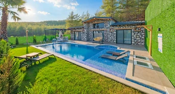 Muğla Seydikemer'de Eşsiz Doğada, Özel Havuzlu, Modern Villa
