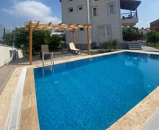 Antalya Serik'te Geniş Ailelere Uygun, Özel Havuzlu, Konforlu Villa - 1