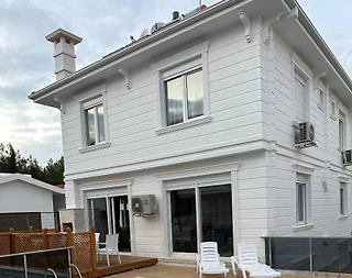 Antalya Döşemaltı'nda Sakin Konumda, Ortak Havuzlu, Kiralık Villa - 1