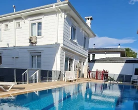 Antalya Döşemaltı'nda Sakin Konumda, Ortak Havuzlu, Kiralık Villa - 3
