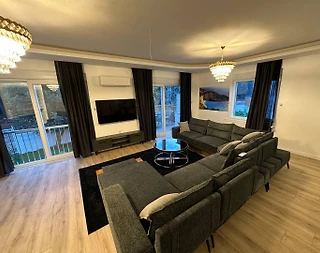 Antalya Döşemaltı'nda Sakin Konumda, Ortak Havuzlu, Kiralık Villa - 5