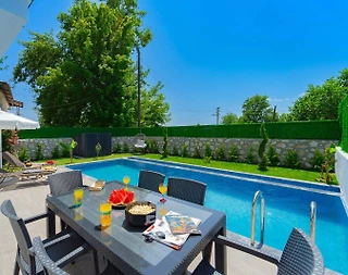 Muğla Seydikemer'de Doğa Manzaralı, Özel Havuzlu, 6 Kişilik Villa - 4