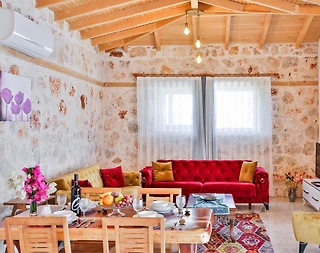 Antalya Kaş'ta Büyük Çakıl Plajına Yakın, Özel Havuzlu, Konforlu Villa - 5