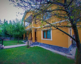 Sapanca Kırkpınar'da Ferah Bahçeli, Modern Tasarımlı, Şömineli Villa - 2