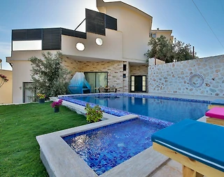 Kaş İslamlar'da Manzarası Denize Açılan, Özel Havuzlu, Lüks Villa - 2